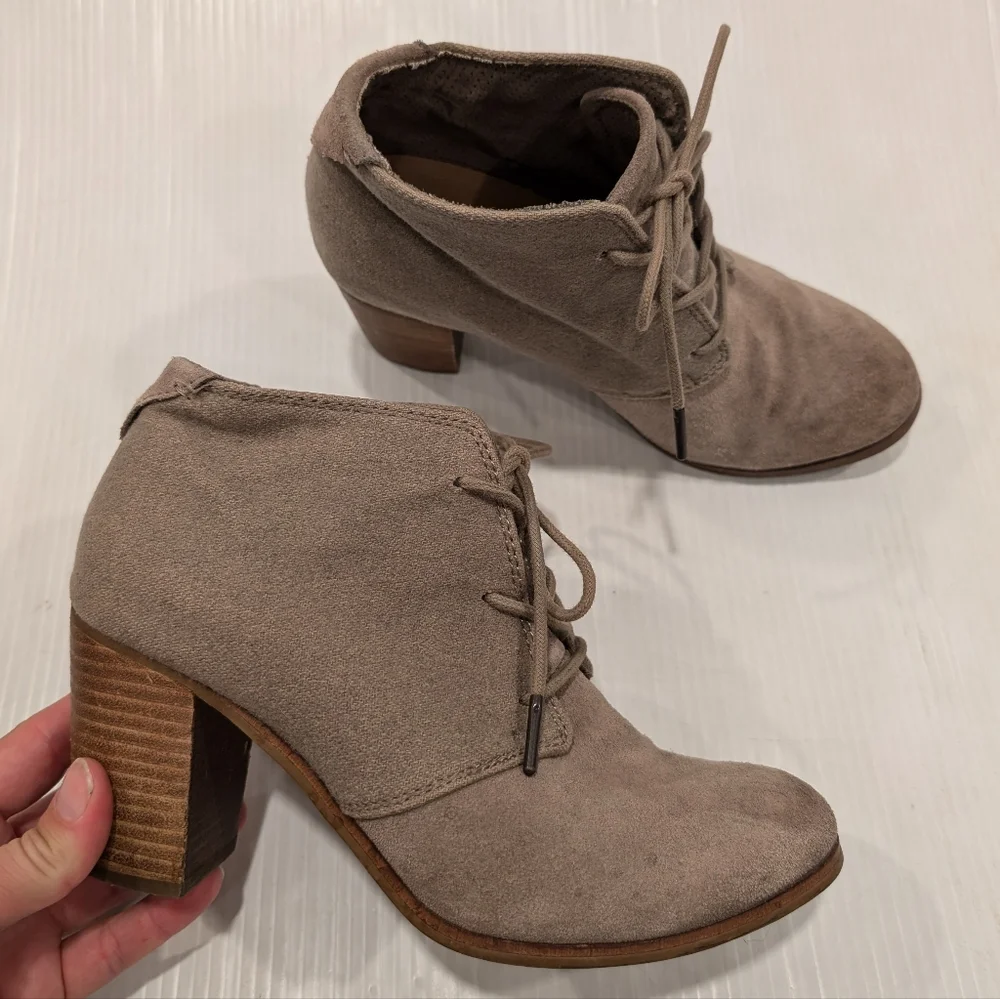 TOMS Lunata women's tan suede block heel lace-up oxford ankle booties size 8